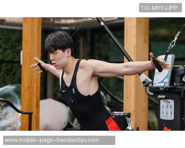 杨瀚森为斯帅庆生唱歌苏群点评细节展现个性状态与深厚关系