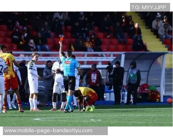 米体报道莱奥欲主罚点球遭阿莱格里坚持让恩昆库执行的背后故事